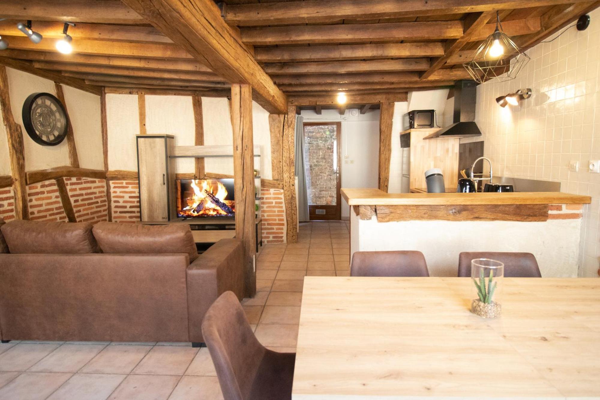 Les Chambres Tonics Montrevel-en-Bresse Bagian luar foto