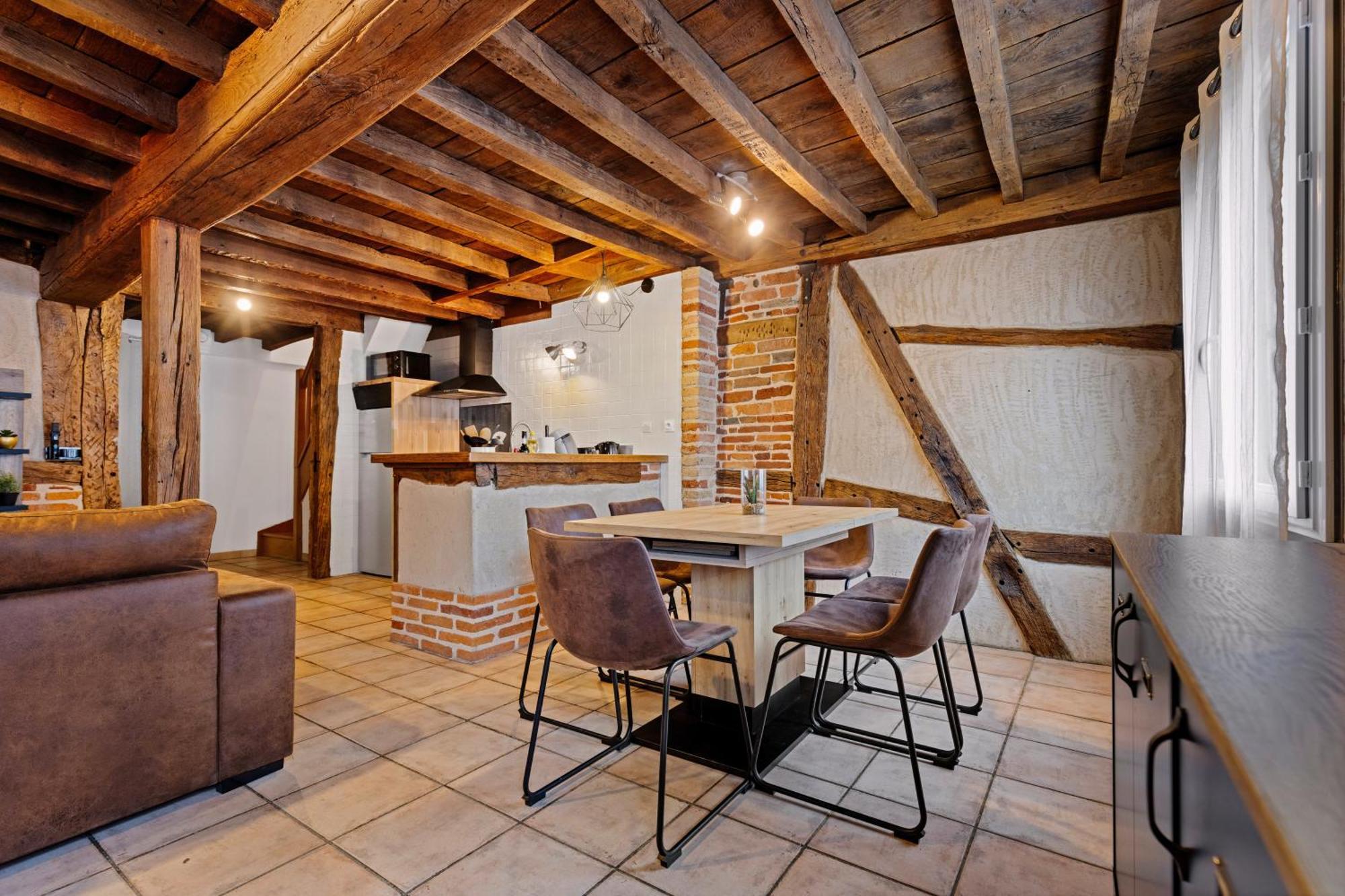 Les Chambres Tonics Montrevel-en-Bresse Bagian luar foto