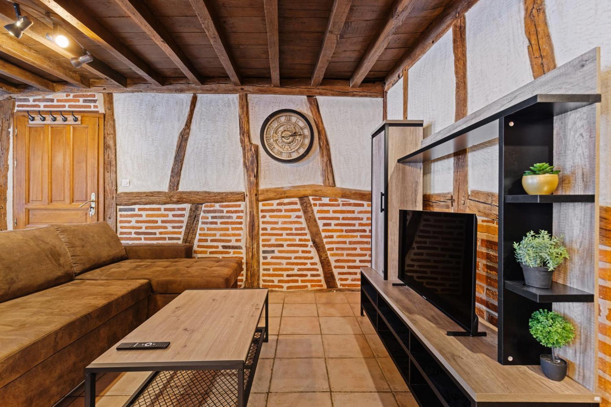 Les Chambres Tonics Montrevel-en-Bresse Bagian luar foto